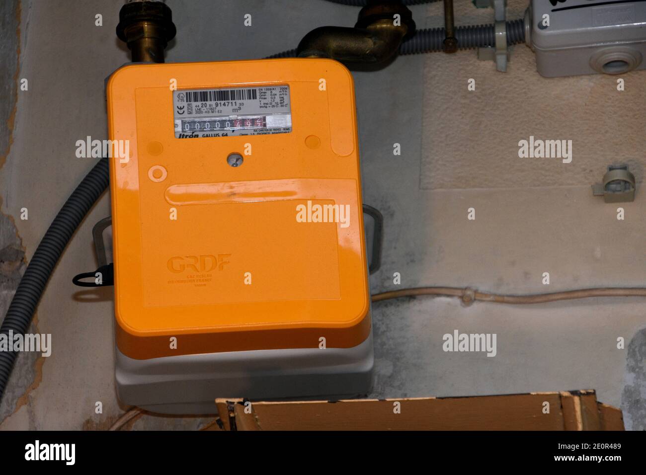 In this photo illustration, the latest generation "Gazpar" communicating  gas meter launched by GRDF.The regulated gas tariffs applied by Engie  increased by 0.2% on January 1, 2021 Stock Photo - Alamy