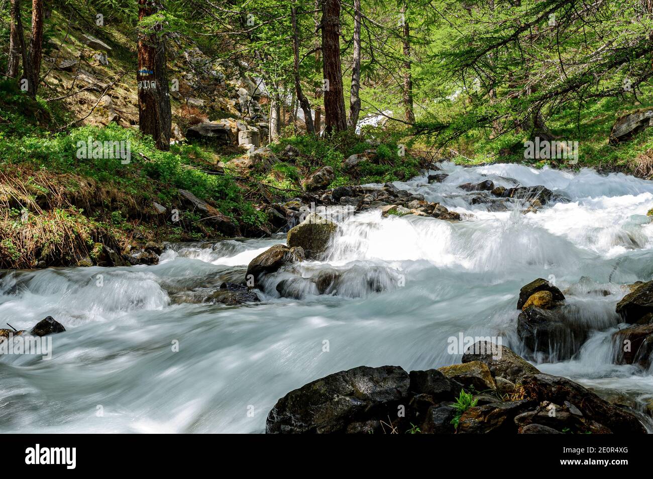 Waterfall in slow motion among hi-res stock photography and images - Alamy