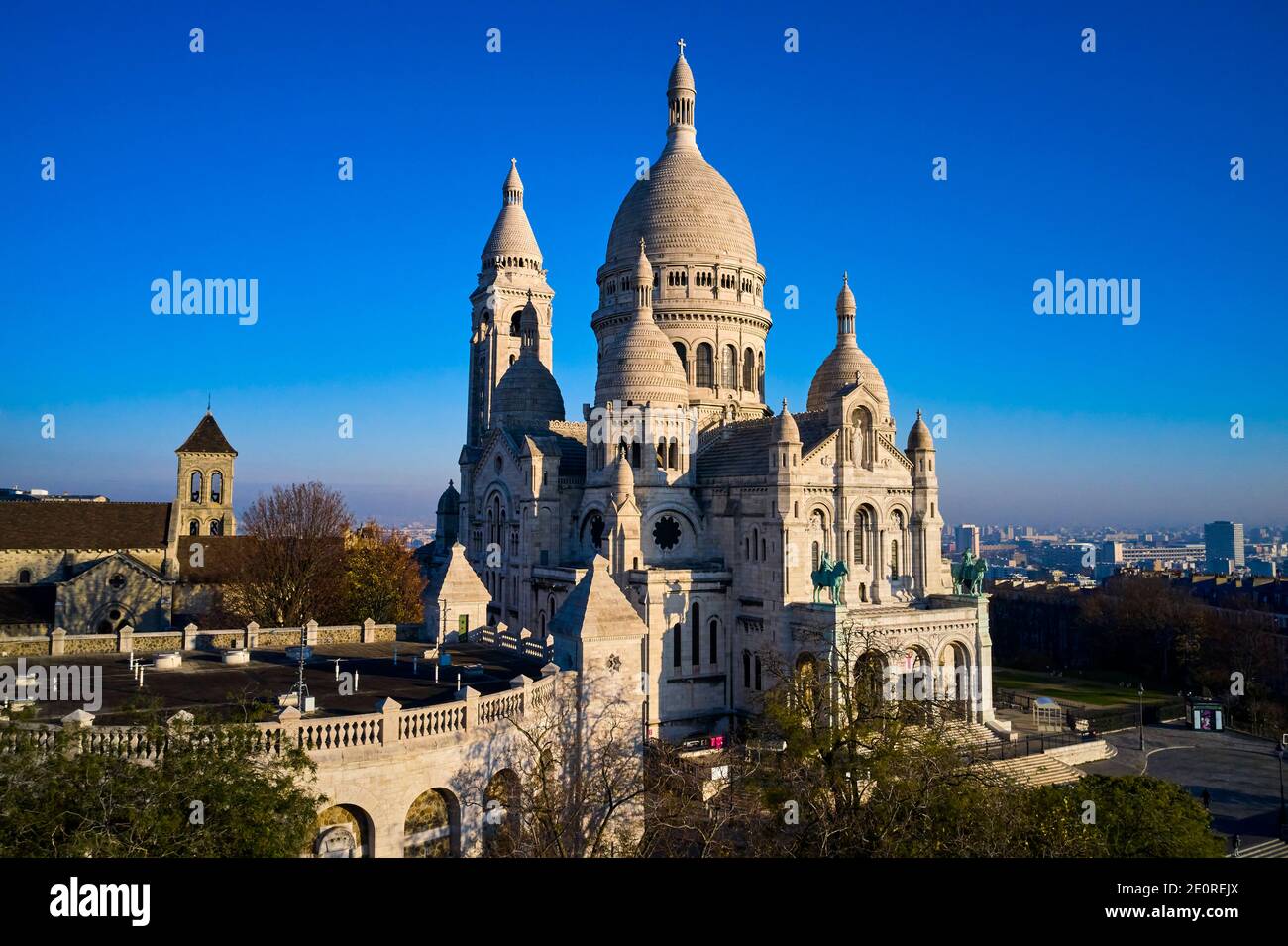 France, Paris (75), the basilica of the Sacre Coeur on the hill of Montmartre Stock Photo