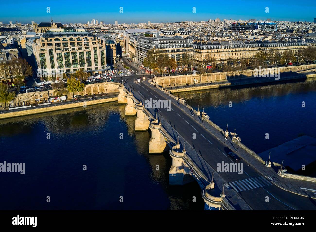 France, Paris (75), area listed as World Heritage by UNESCO, the Pont Neuf and the Samaritaine Stock Photo