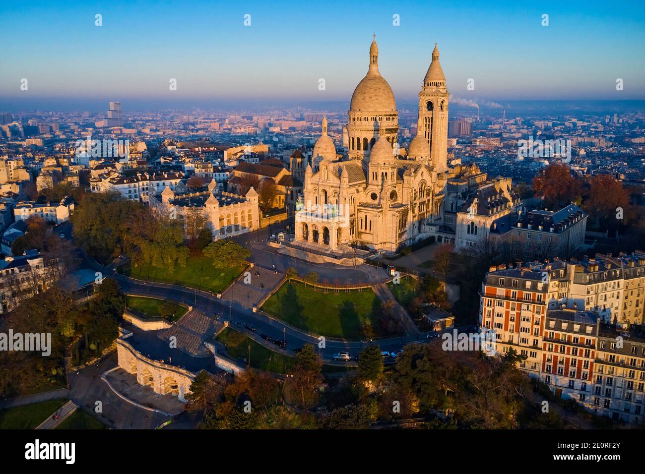 France, Paris (75), the basilica of the Sacre Coeur on the hill of Montmartre Stock Photo