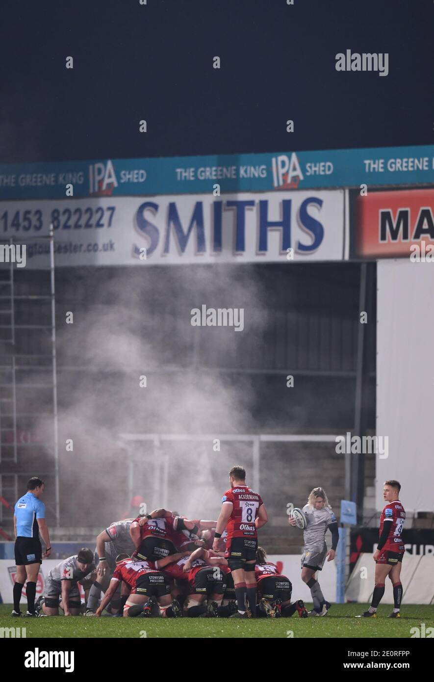 Kingsholm Stadium, Gloucester, Gloucestershire, UK. 2nd Jan, 2021. English Premiership Rugby, Gloucester versus Sale Sharks; Faf de Klerk of Sale Sharks prepares to feed the ball into the scrum Credit: Action Plus Sports/Alamy Live News Stock Photo