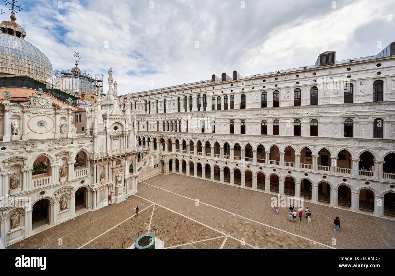 Venice doge’s palace hi-res stock photography and images - Alamy