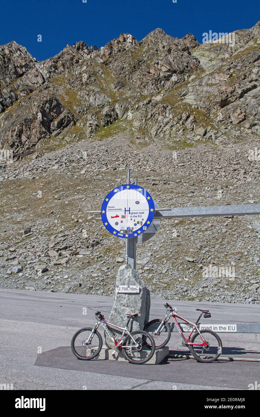 The ötztal Glacier Road To The Rettenbachferner Leads To The Highest, Asphalted Point Of The Alps That Can Be Reached By Road. Stock Photo