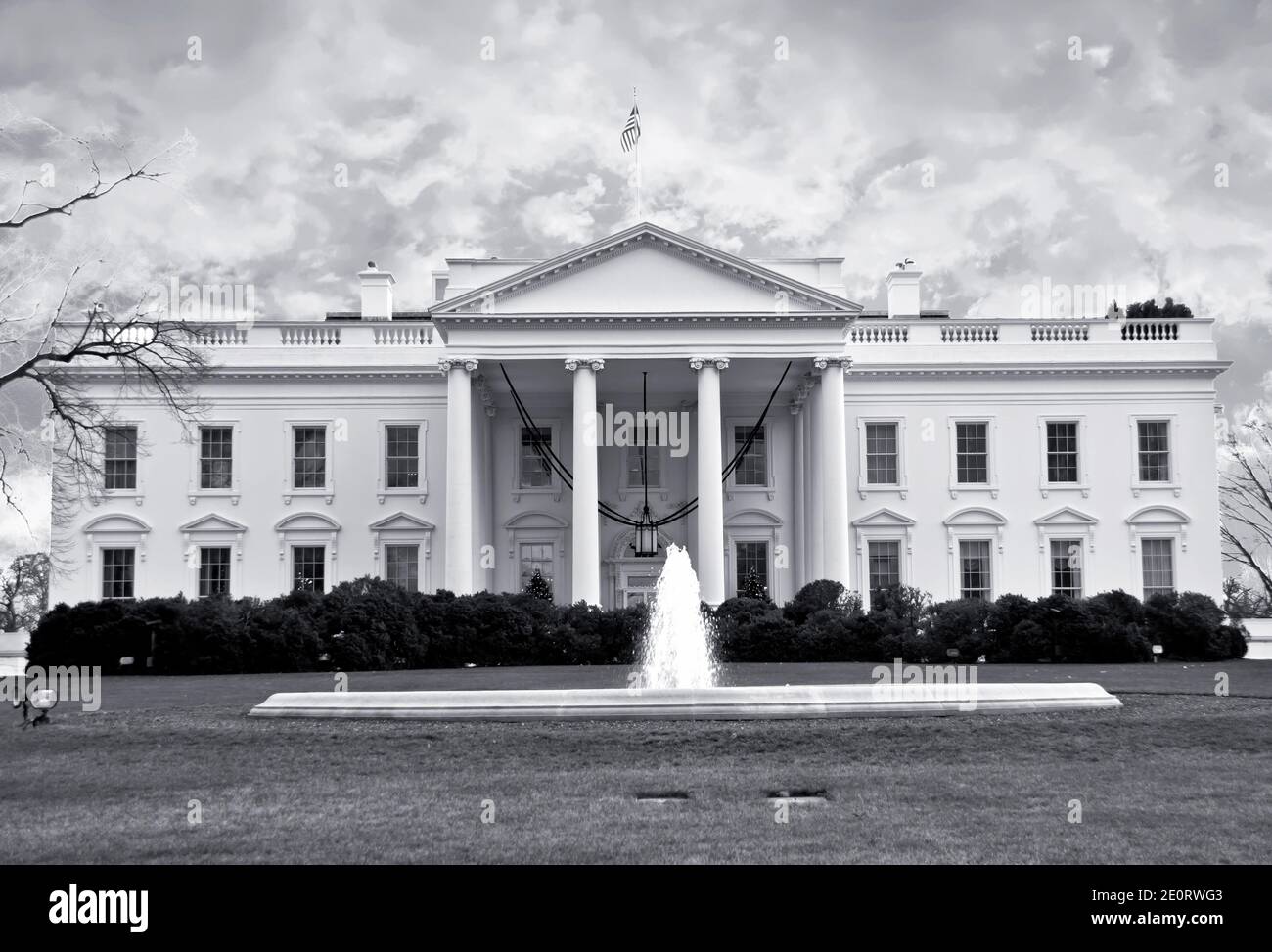 Washington dc white house blue sky hi-res stock photography and images ...