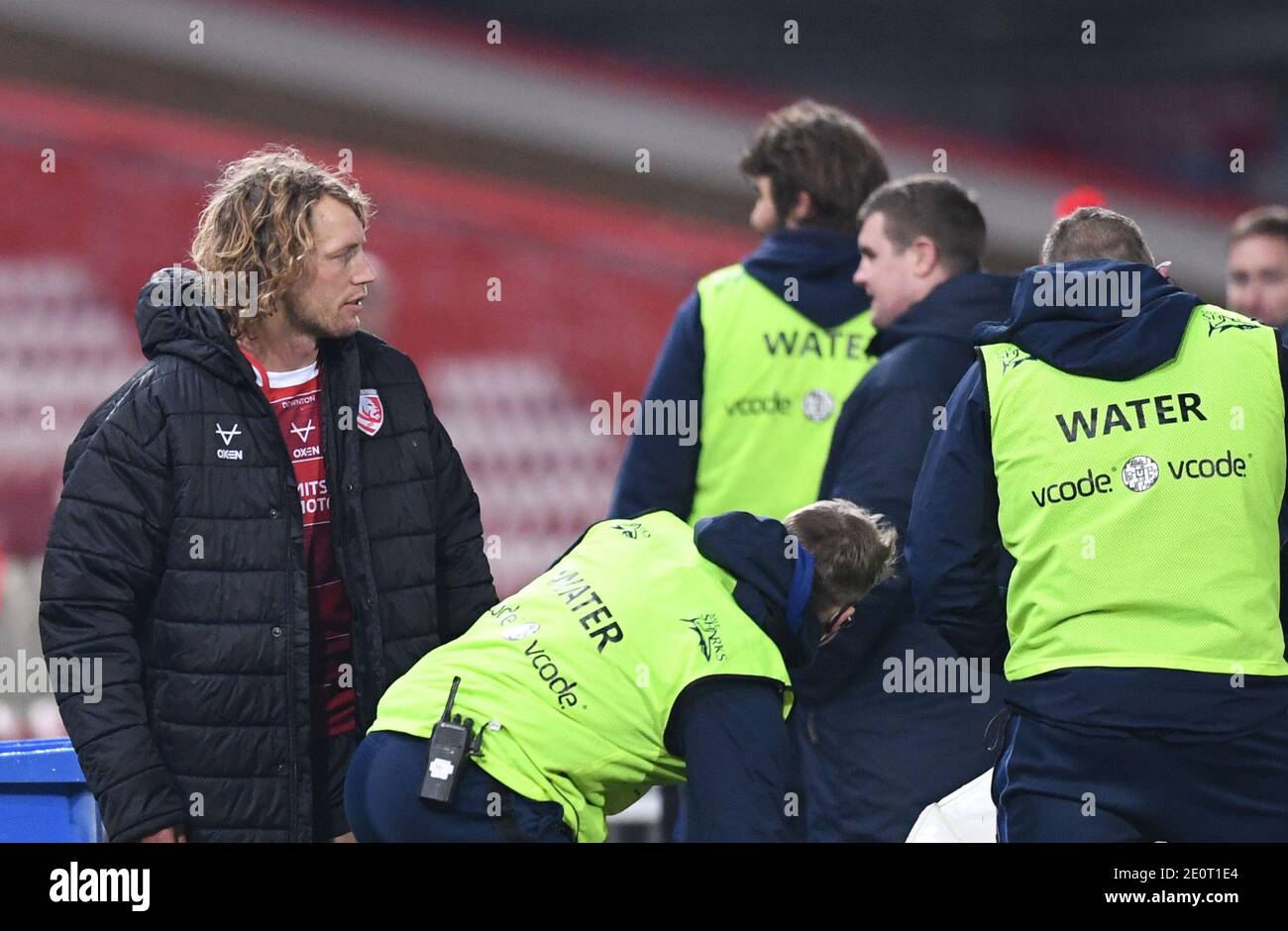 Kingsholm Stadium, Gloucester, Gloucestershire, UK. 2nd Jan, 2021. English Premiership Rugby, Gloucester versus Sale Sharks; Billy Twelvetrees of Gloucester apologises after the match to the waterboy he pushed Credit: Action Plus Sports/Alamy Live News Stock Photo