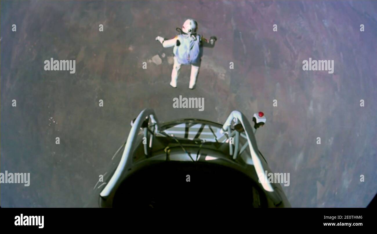 Red Bull Stratos High Resolution Stock Photography And Images Alamy Red Bull Stratos High Resolution Stock Photography And Images Alamy