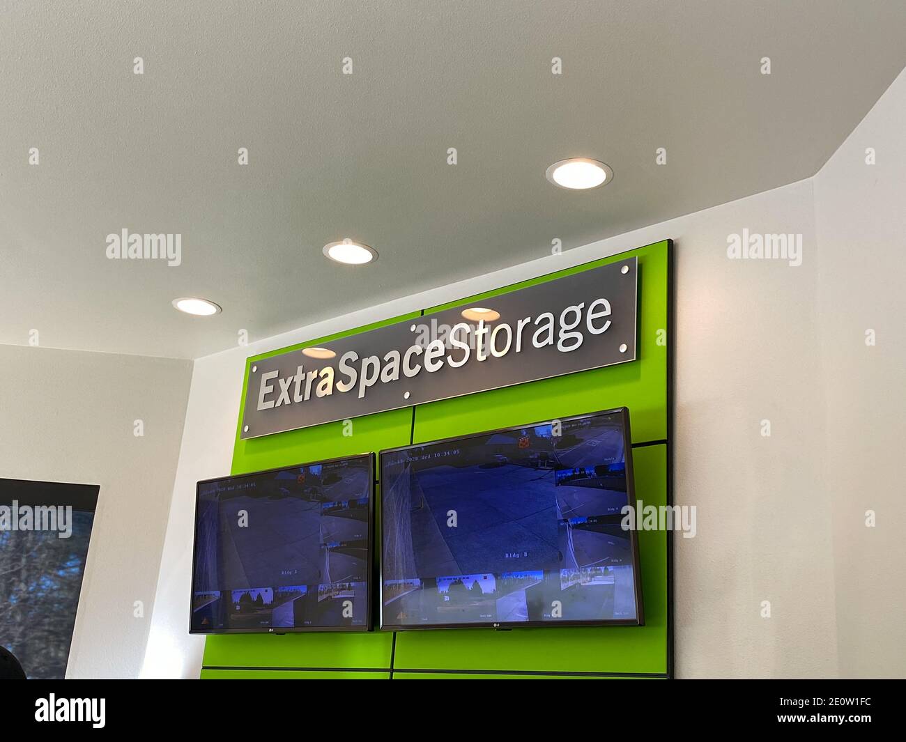 Extra space hi-res stock photography and images - Alamy
