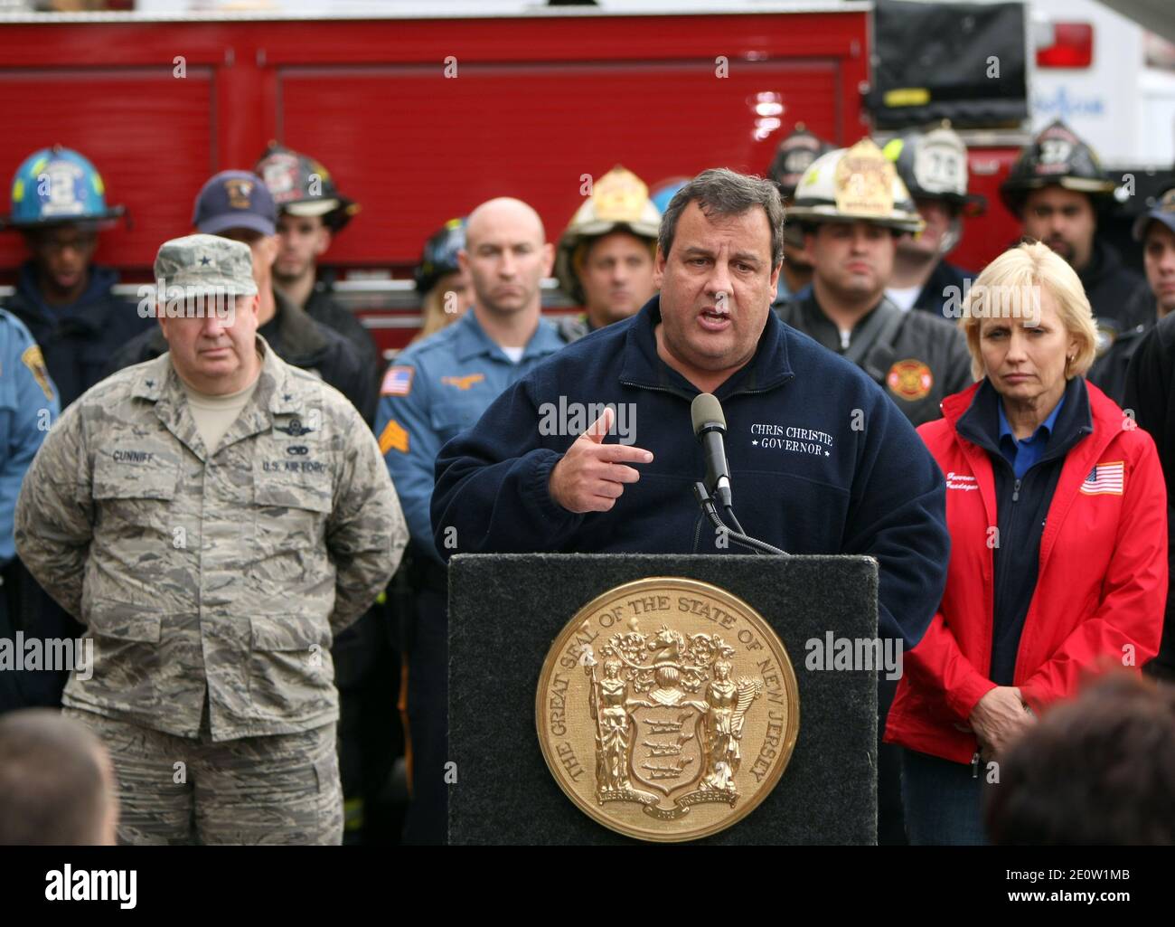 Governor Chris Christie and Lt. Governor Kim Guadagno hold a press conference after visiting