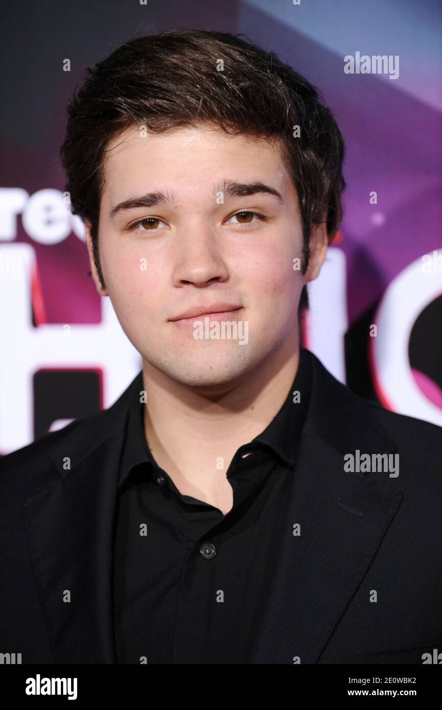 Cast members of the Nickelodeon television show iCarly left to right :  Miranda Cosgrove , who plays Carly Shay, Jerry Trainor, Nathan Kress, Noah  Munck and Jennette McCurdy attend a screening of an episode of the show  featuring Obama at Hayfield ..., image size:865x1390