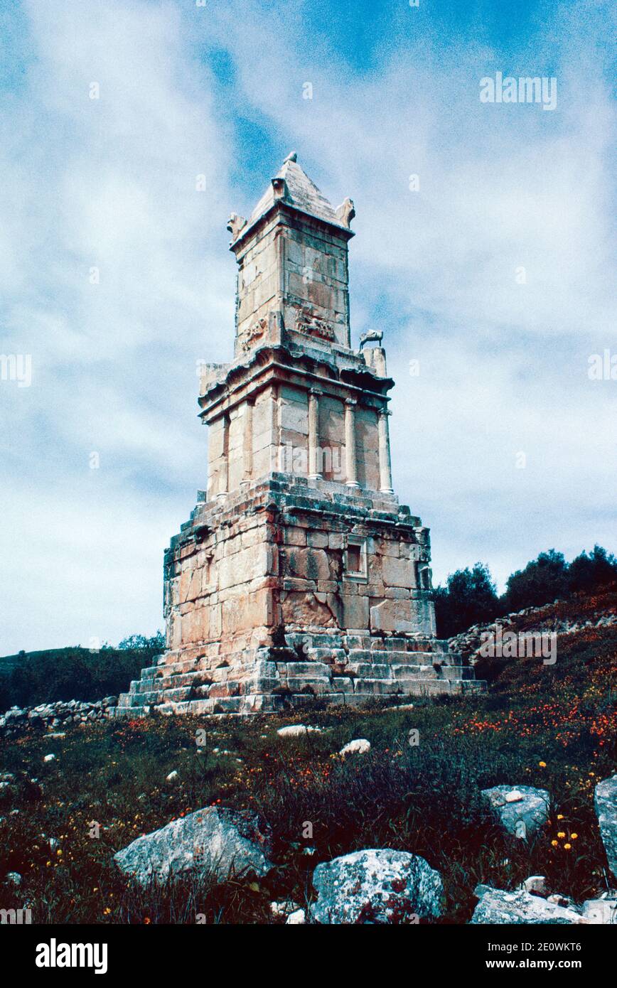 Tuttul Dougga (Thugga) - Archaeological Site in northern Tunisia, ruins of ...