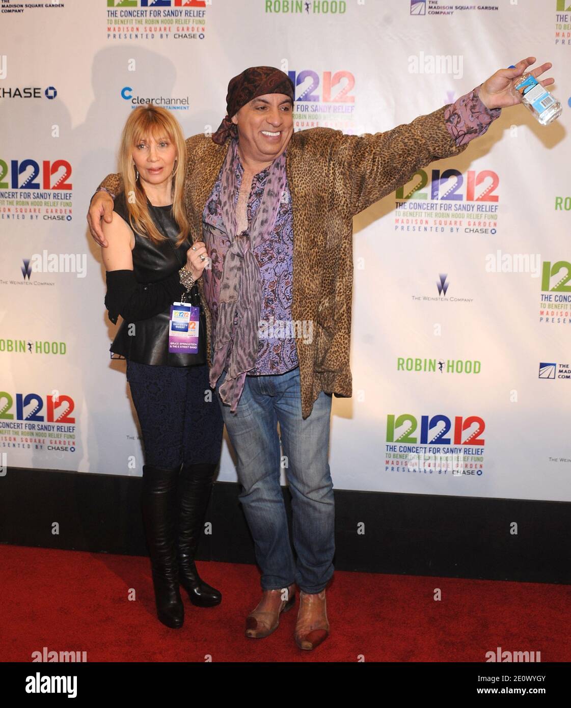 Steven Van Zandt and Maureen Van Zandt in the press room during '12-12-12' The Concert for Sandy Relief to benefit the Robin Hood Relief Fund presented by The Madison Square Garden Company and The Weinstein Company at the Madison Square Garden in New York City, NY, USA on December 12, 2012. Nearly 2 billion people have access to the benefit concert via television, radio and the internet. Photo by Brad Barket/ABACAPRESS.COM Stock Photo