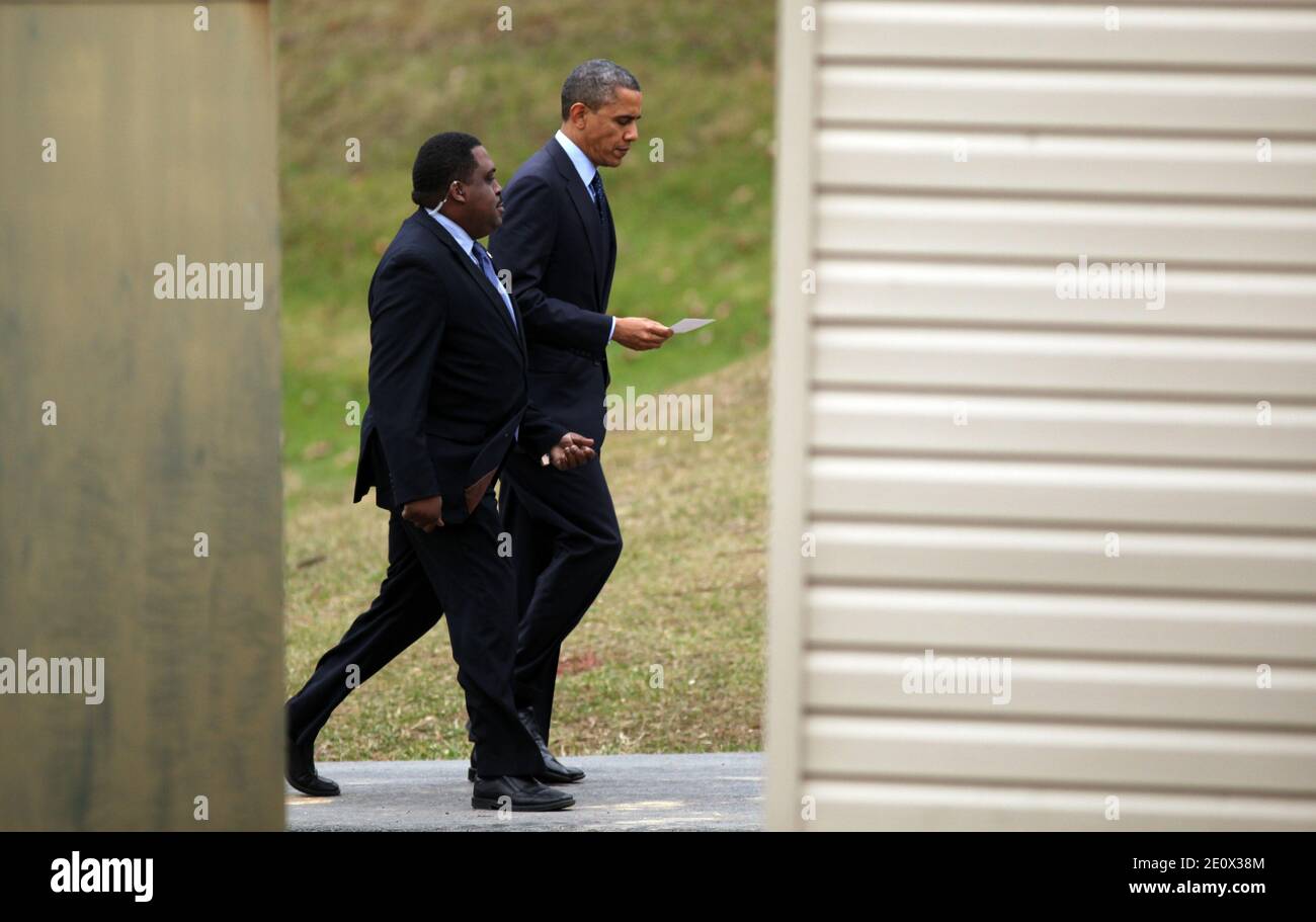 Obama Walter Reed President Barack Obama arrives at Walter Reed National Military Medical ...