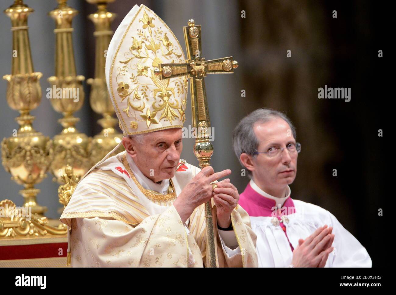 Pope Benedict XVI celebrates the solemn Christmas Eve mass in St Peter ...