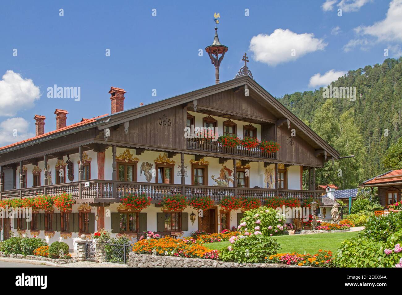 The Streinhof In Bayrischzell Is A Prime Example Of The Alpine Architectural Style In Southern Upper Bavaria Stock Photo