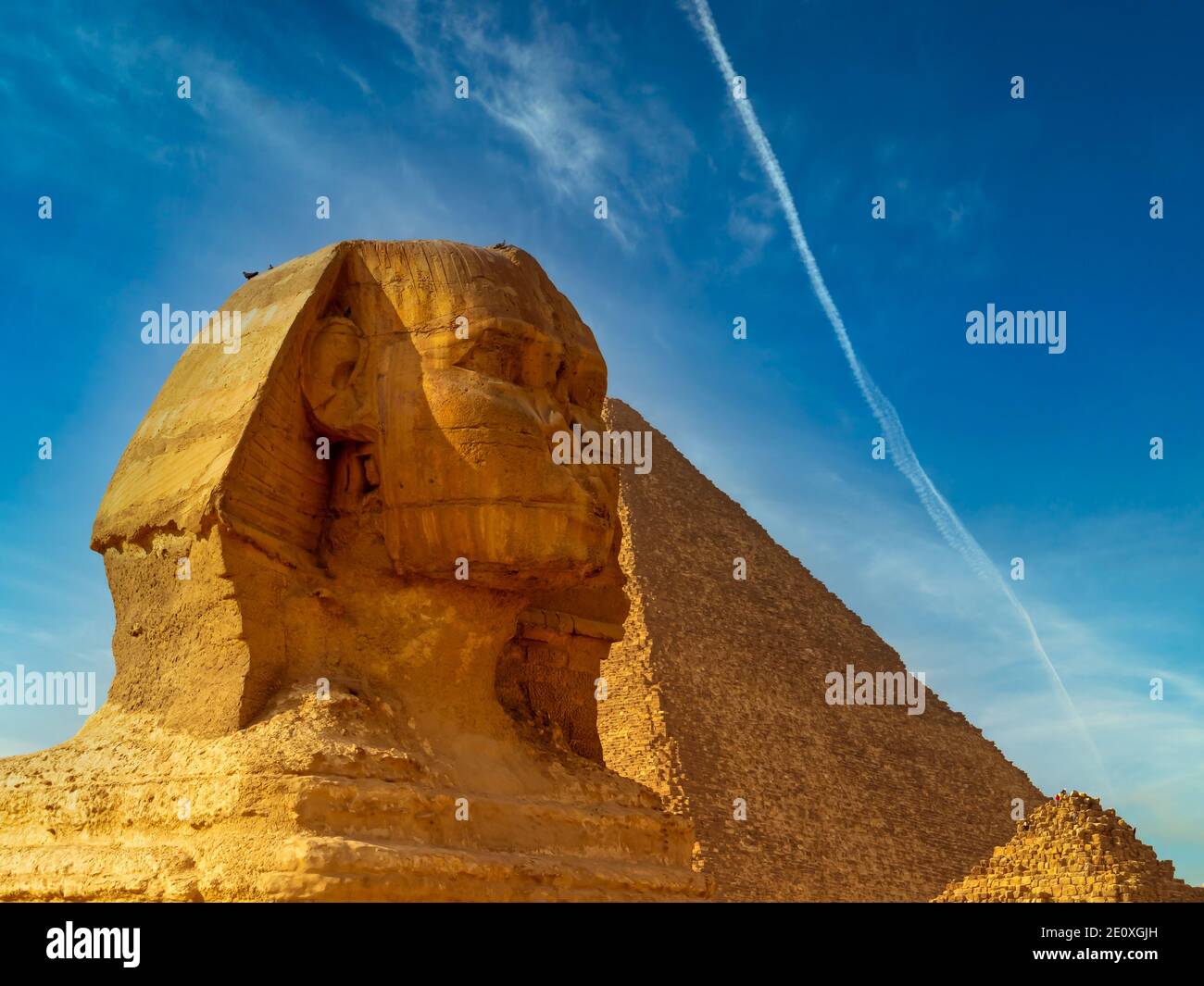 The Famous Great Sphinx Of Giza And The Pyramids In Egypt Stock Photo ...
