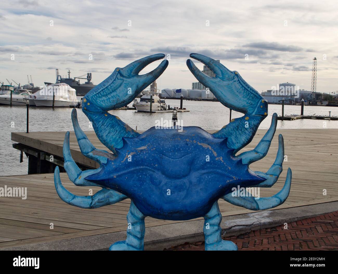 Crab art in the city Stock Photo Alamy