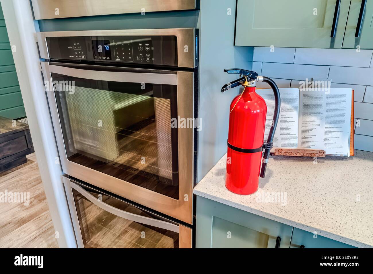 Fire extinguisher kitchen hires stock photography and images Alamy