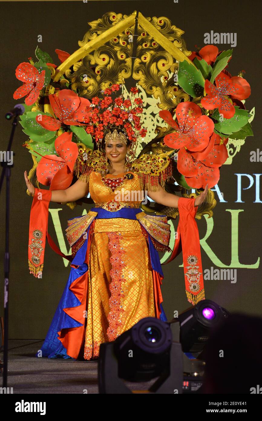 Queen graces Putrajaya flower festival
