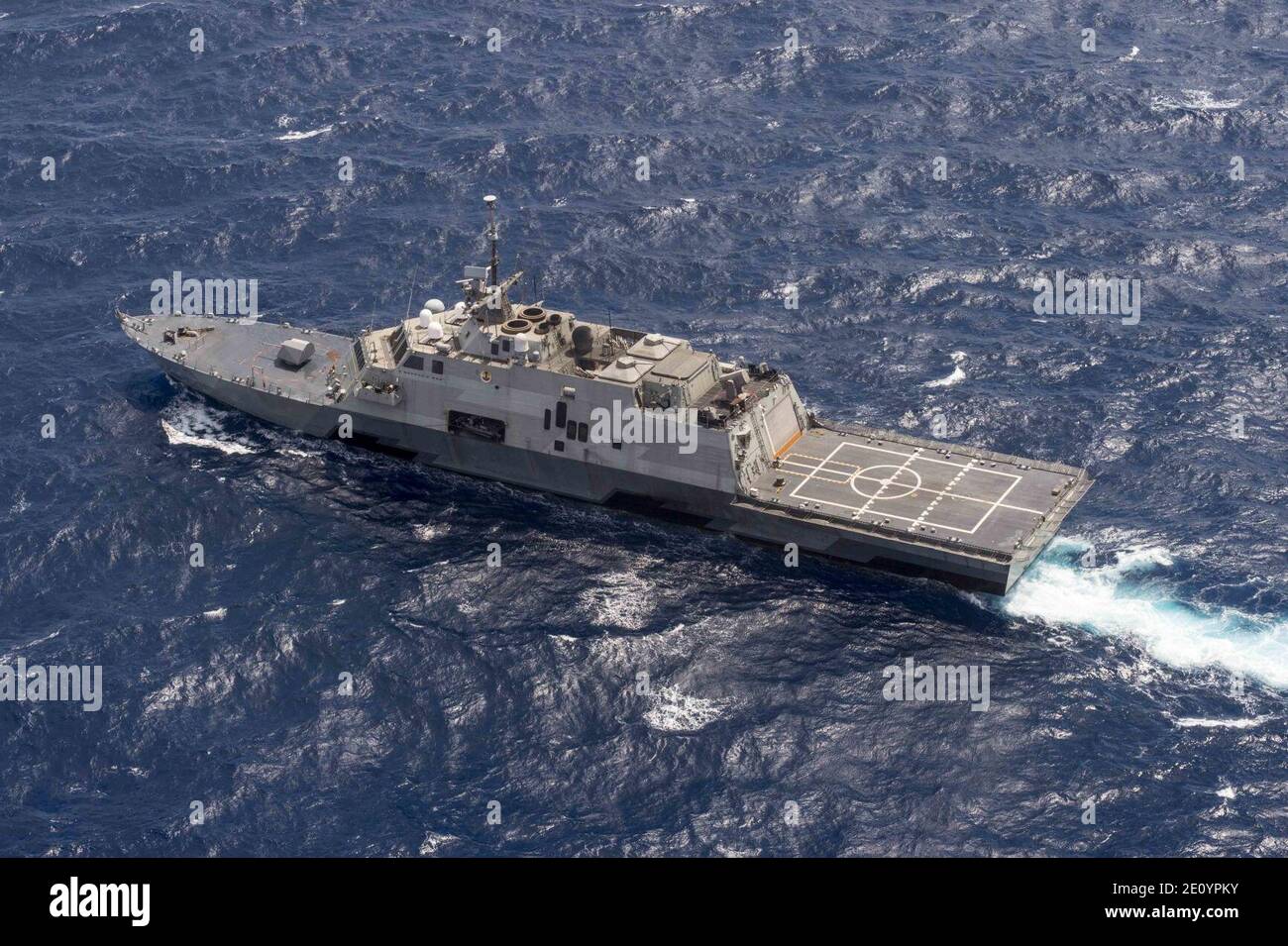 Littoral combat ship USS Fort Worth (LCS 3) 150707 Stock Photo