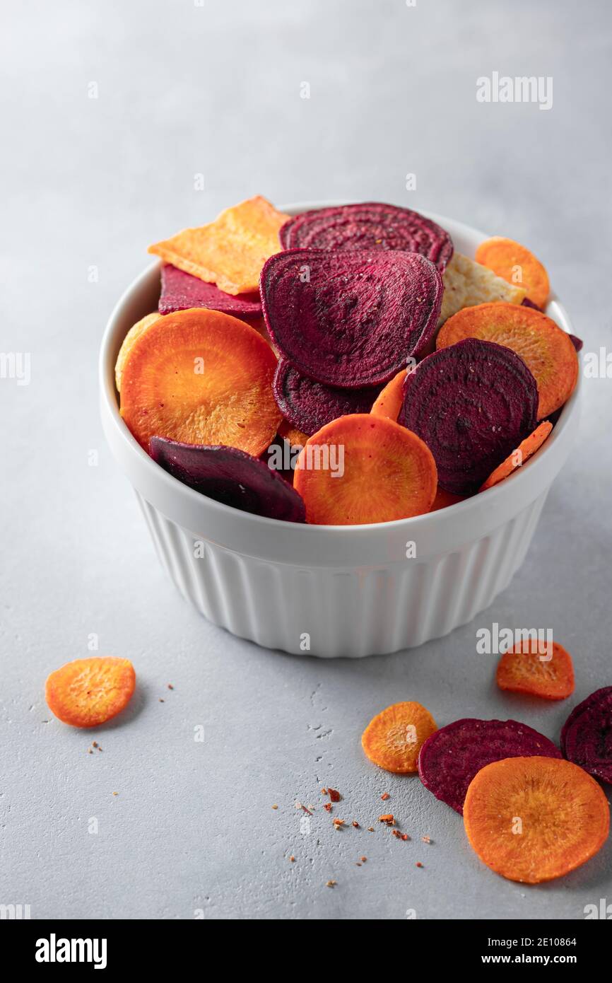 Closeup homemade healthy vegetable chips Stock Photo Alamy