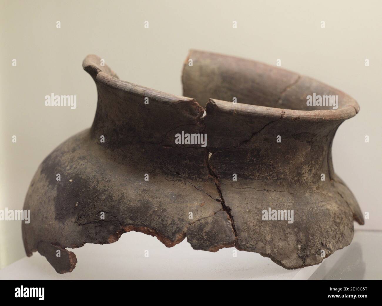 Native pottery without decoration. Types S-shaped and 'in five'. 2nd-1st centuries BC. Archaeological and History Museum (San Anton Castle). A Coruña, Galicia, Spain. Stock Photo