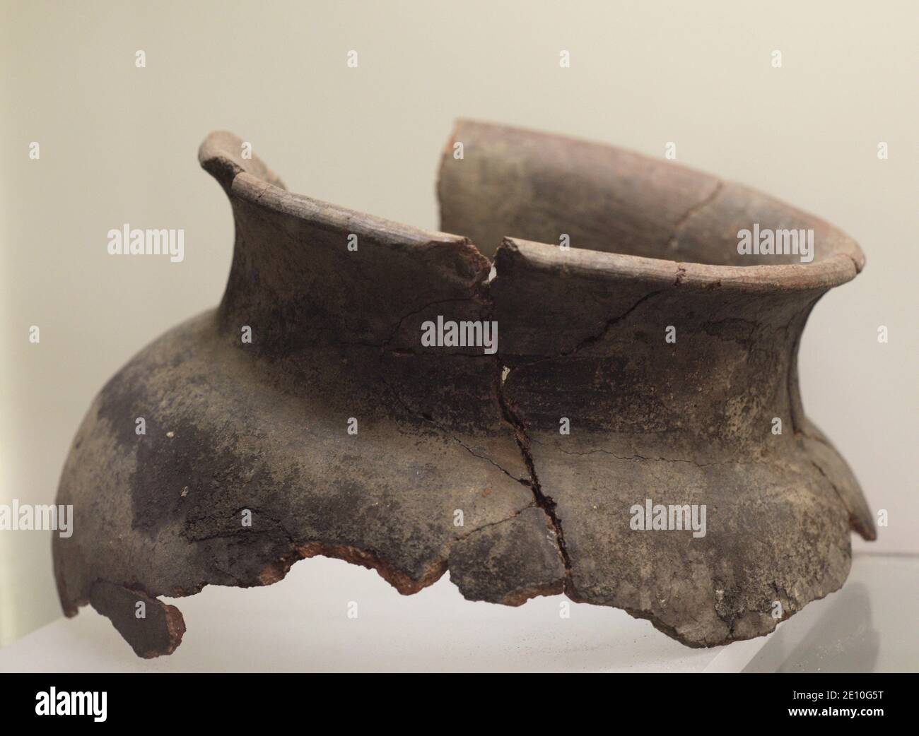Archaeology pottery ceramic hi-res stock photography and images - Alamy