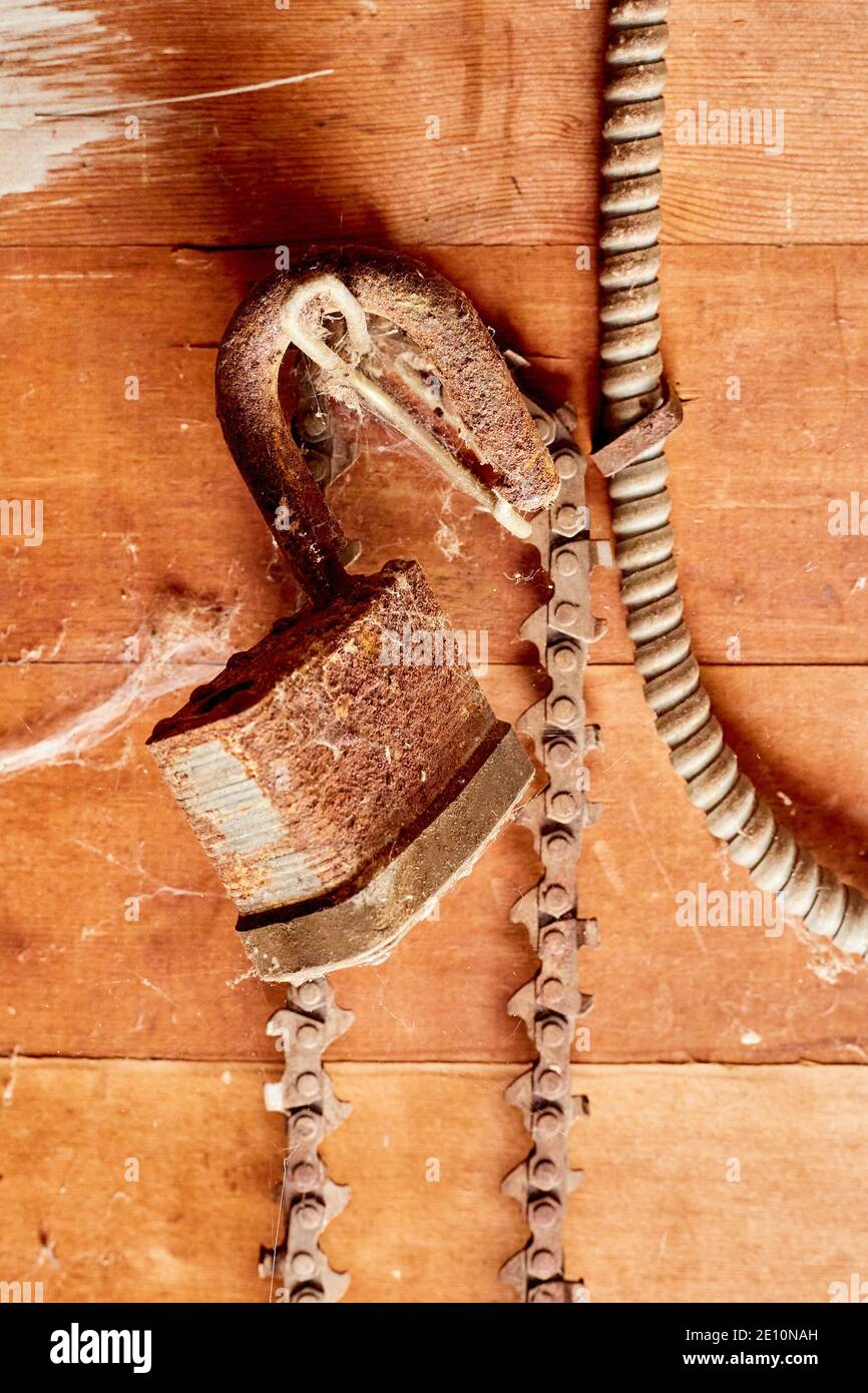 Chainsaw blades hi-res stock photography and images - Alamy