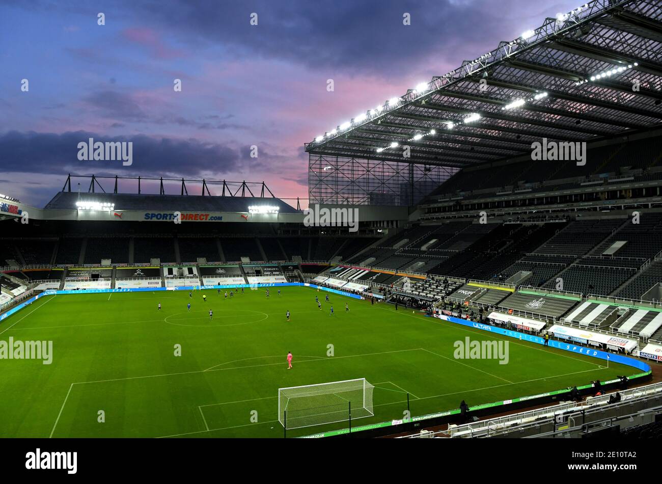 A general view of the players in action during the Premier League match at St James' Park, Newcastle. Stock Photo