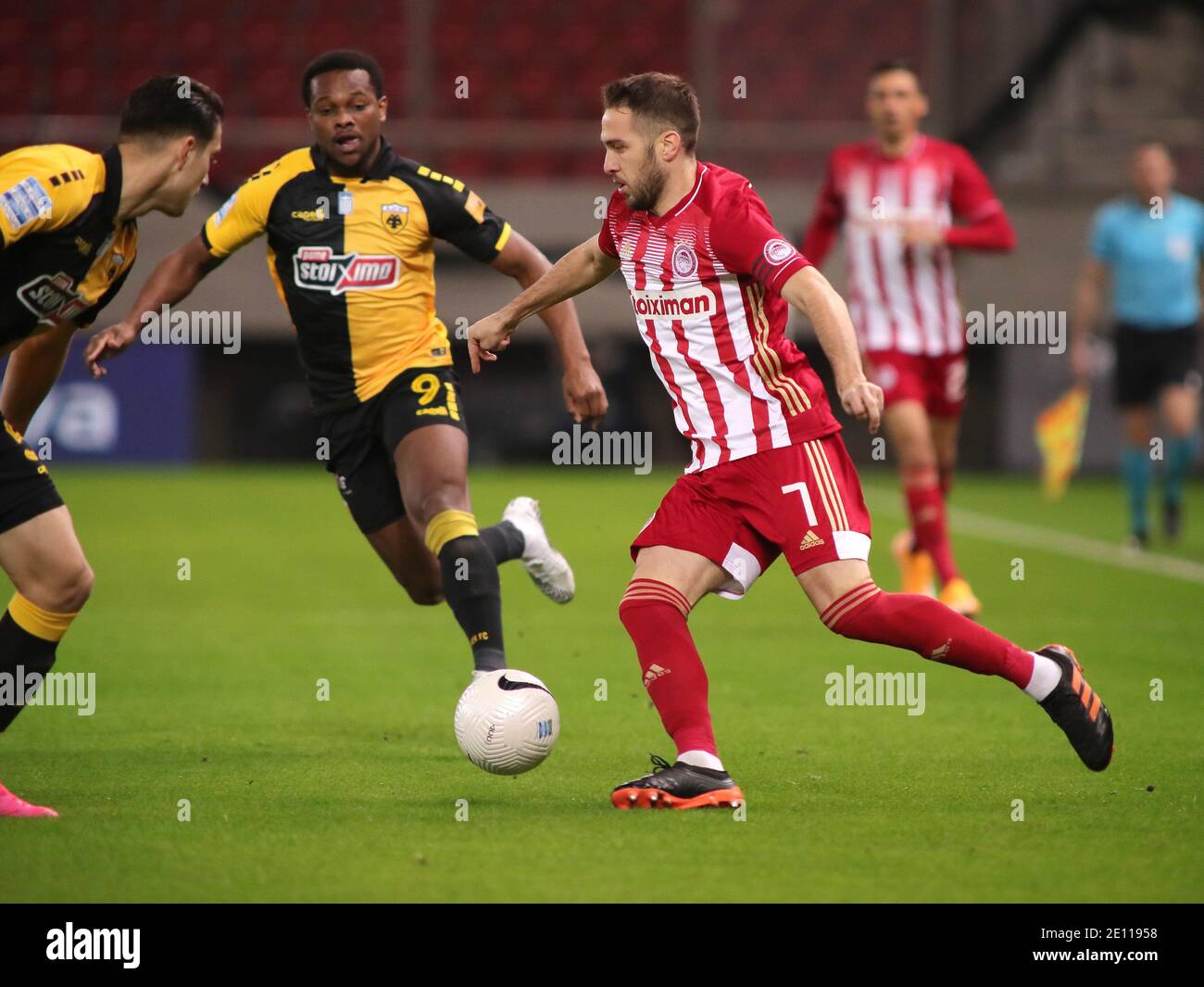 Piraeus Greece 03rd Jan 21 Kostas Fortounis Of Olympiacos F C Runs With The Ball During The Super League Greece Match At Karaiskakis Stadium Piraeus Picture By Yannis Halas Focus Images Sipa Usa 03 01 21 Credit