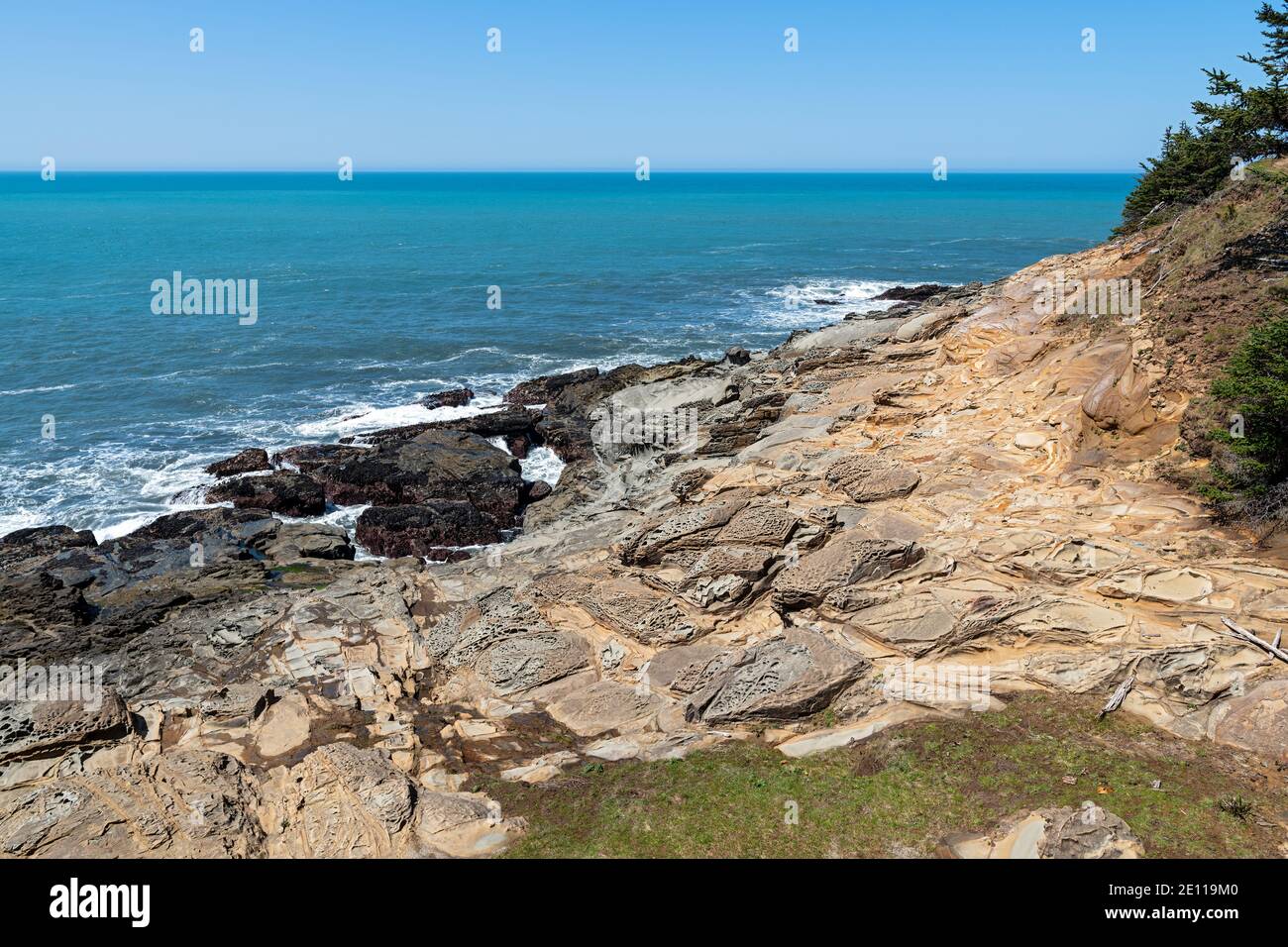 Patterns in the rocks of the Pacific coast at Cape Sebastian State Park in Oregon, USA Stock Photo