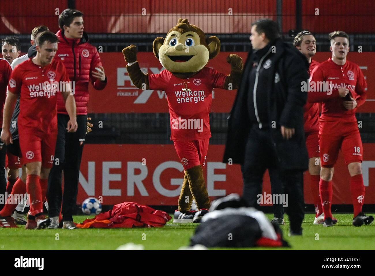 ALMERE, NETHERLANDS - JANUARY 2: L-R: mascot of Almere City FC during the  Dutch Keukenkampioendivisie match between Almere City FC and De Graafschap  a Stock Photo - Alamy