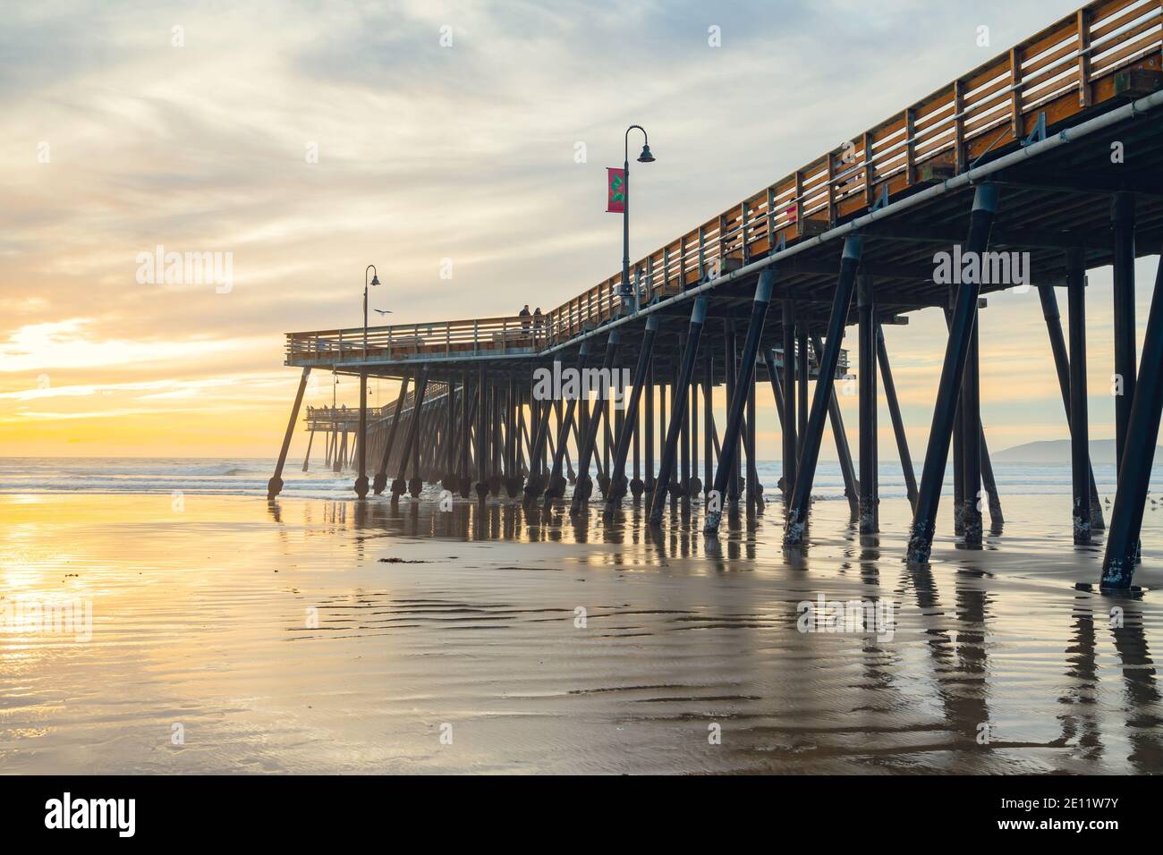pismo-beach-california-usa-january-1-2021-sunset-on-the-beach-and