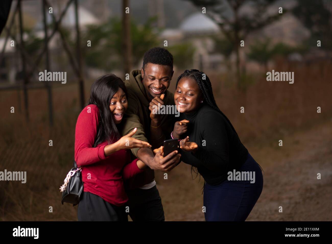 Group smiling african teens hi-res stock photography and images - Alamy