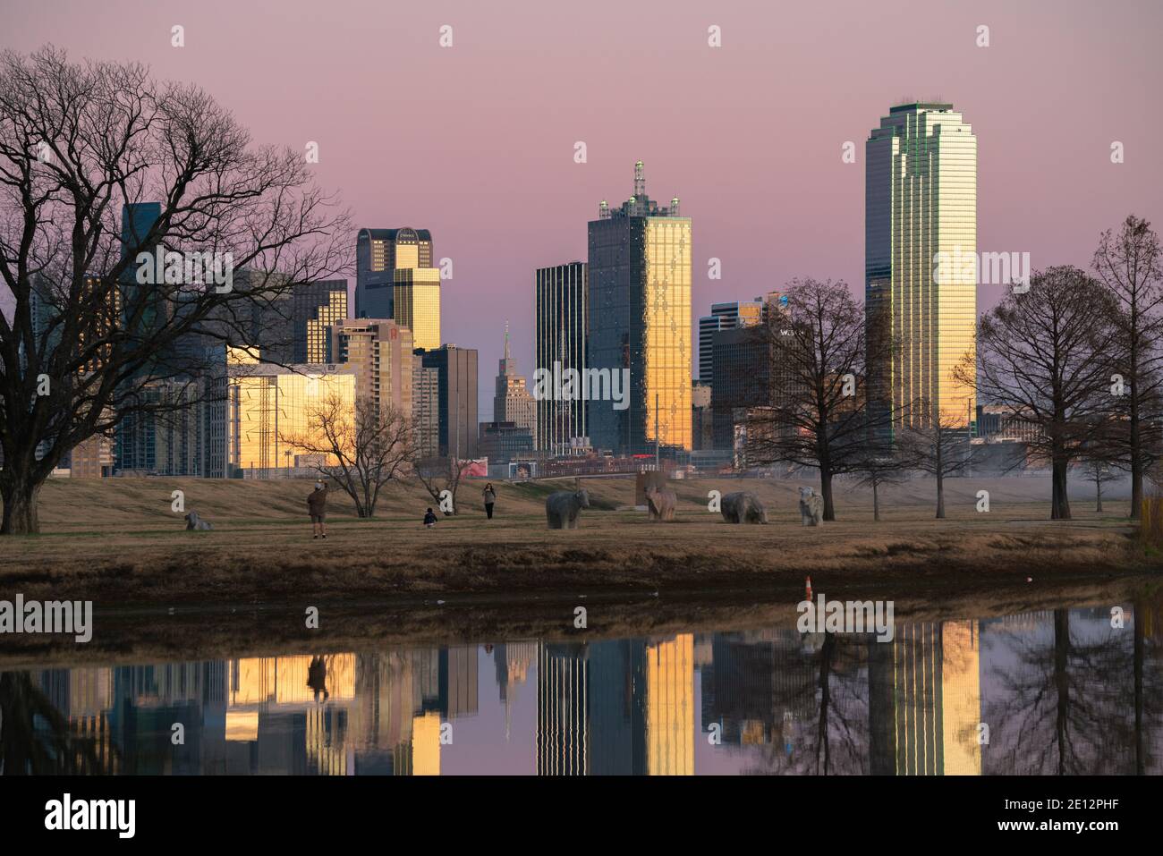 Trammel crow park hires stock photography and images Alamy