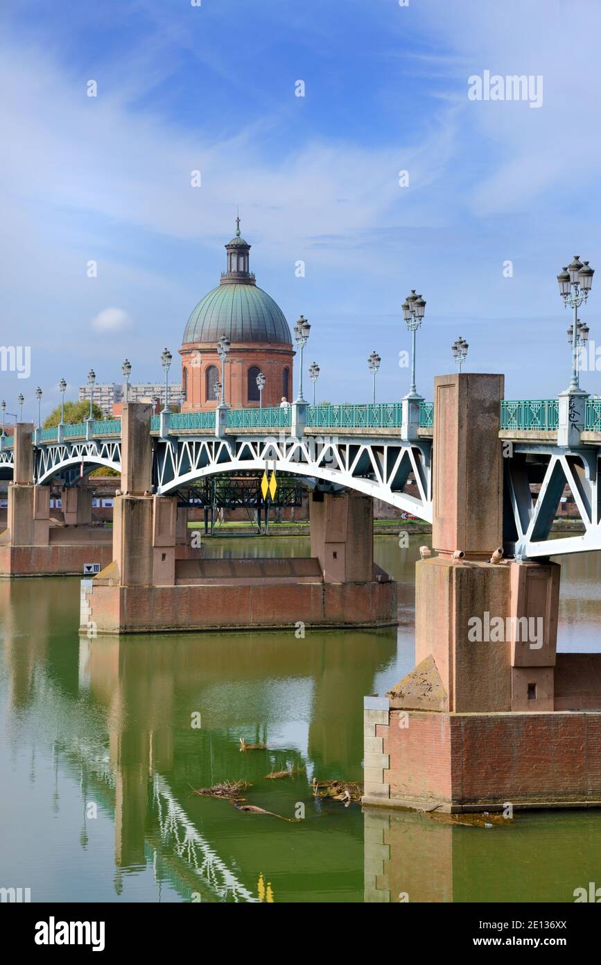 Saint Pierre Bridge over River Garonne & Dome of Saint Josephs Chapel Toulouse France Stock Photo