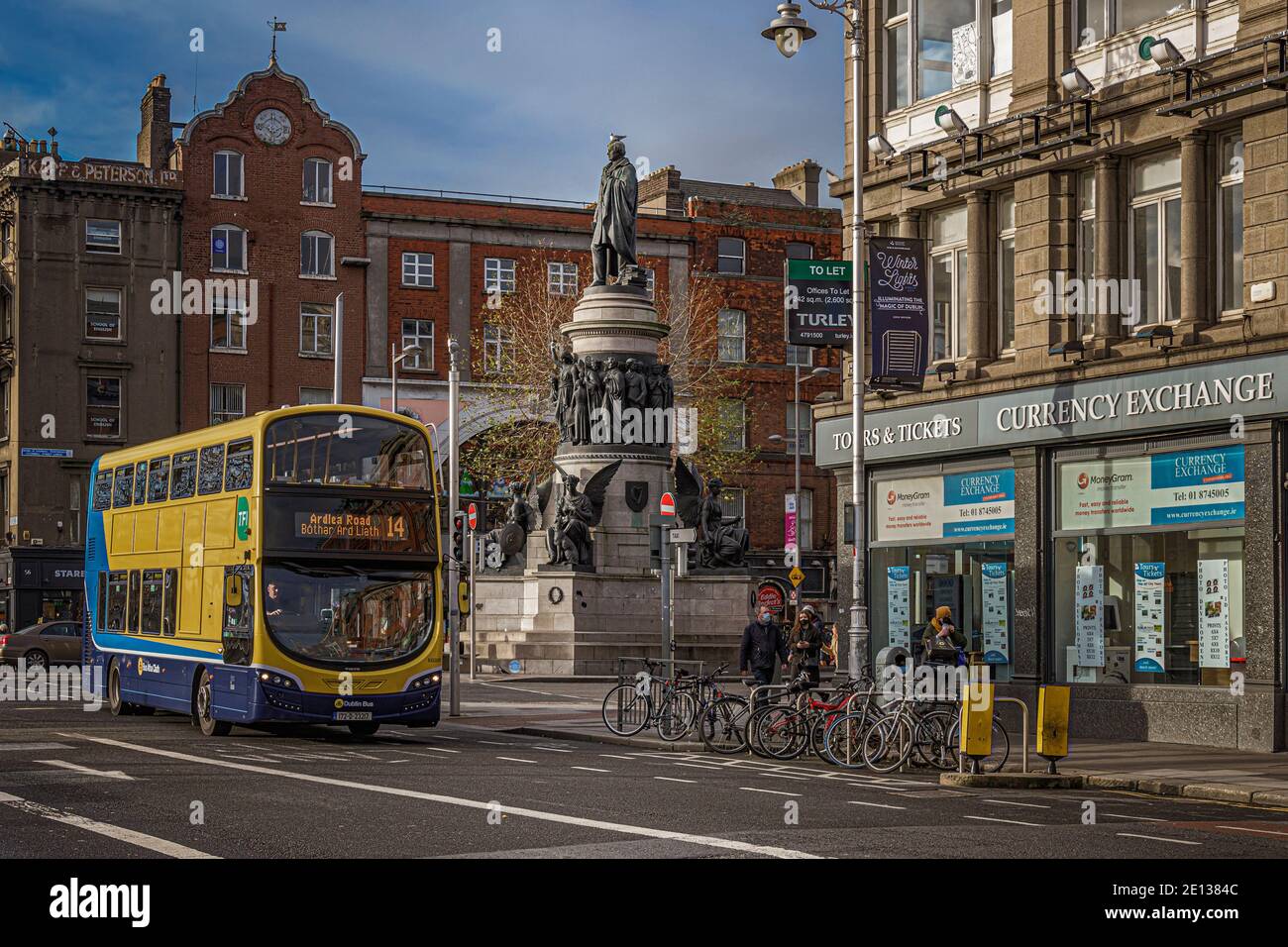 The O'Connell monument in the centre of Dublin Stock Photo Alamy