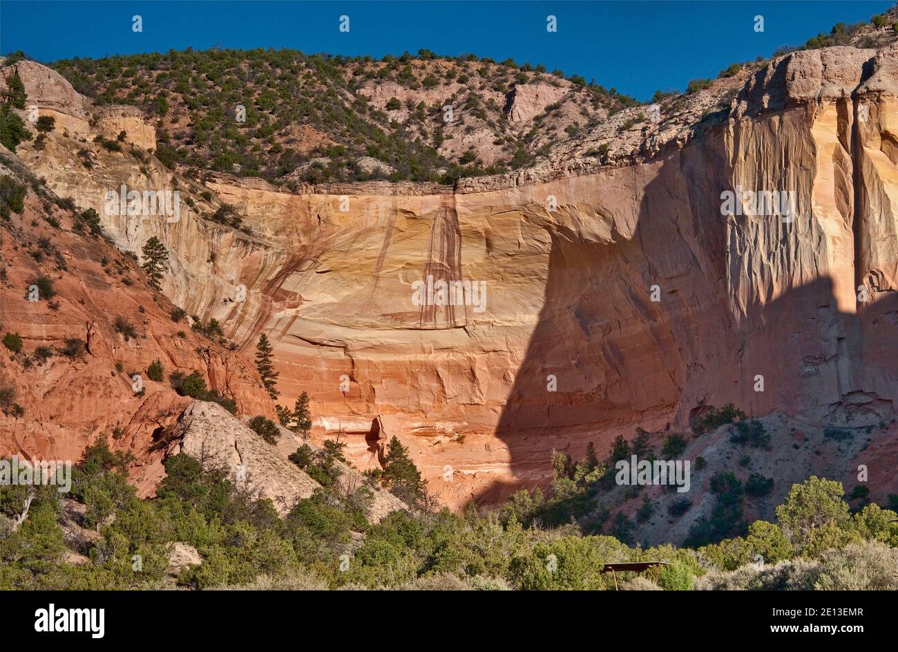Eroded alcove hires stock photography and images Alamy