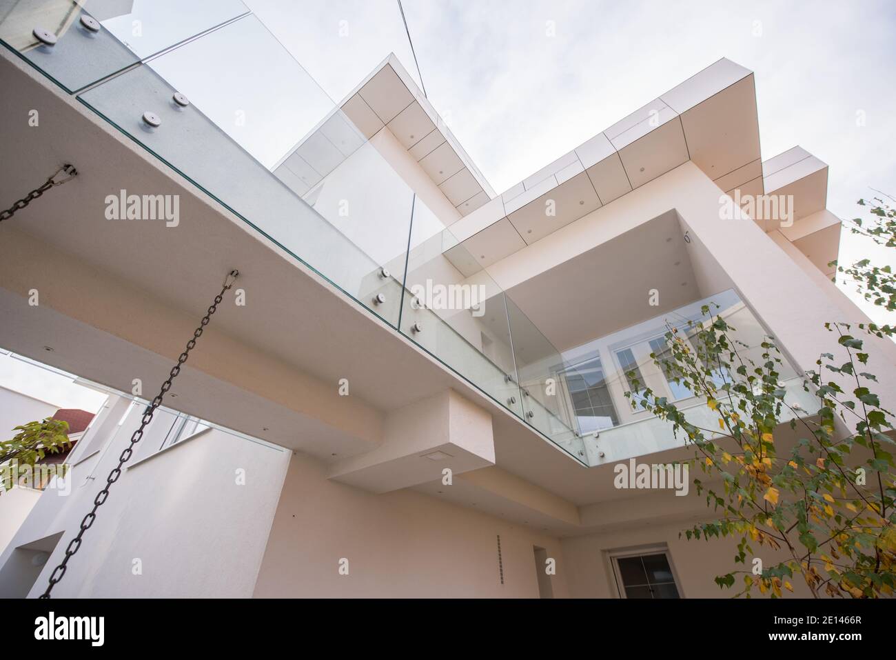 Contemporary beautiful modern white house exterior Stock Photo Alamy