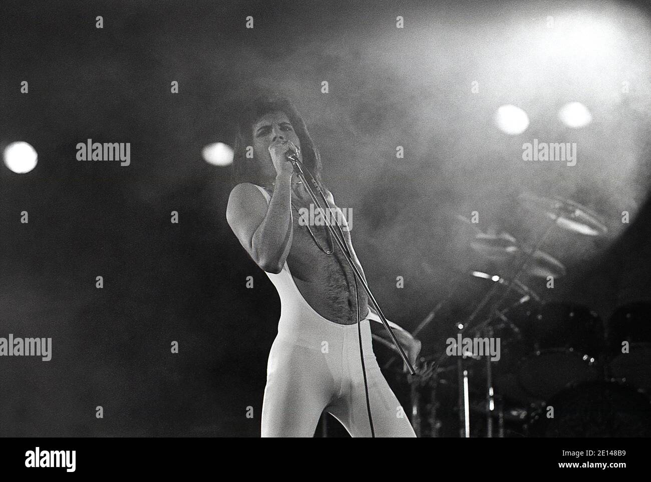 Freddie Mecury of Queen Live in Hyde Park London 18/9/1976. Free concert with 150,000 fans in the Park. Stock Photo