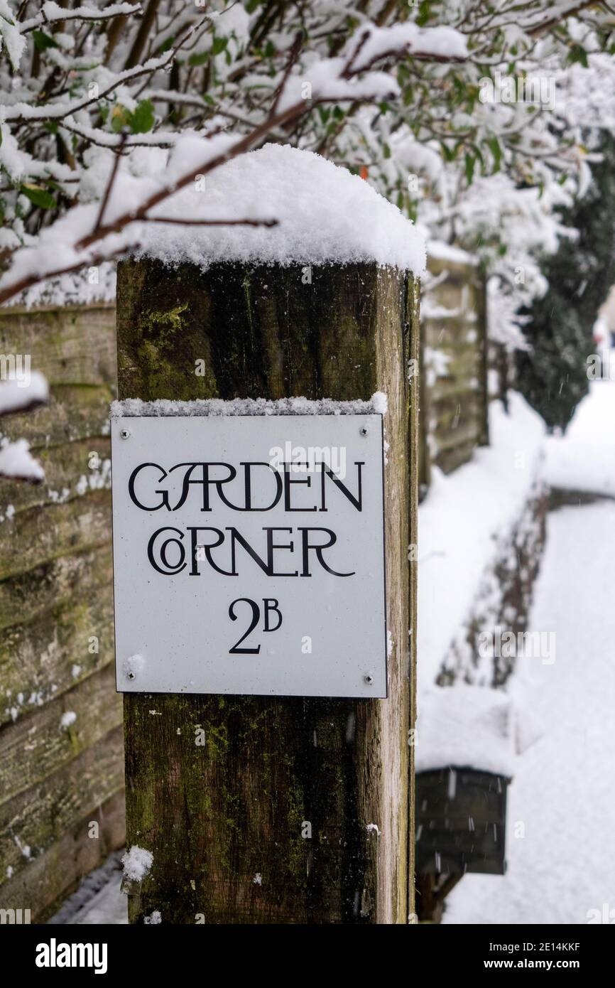 House name signs hi-res stock photography and images - Alamy