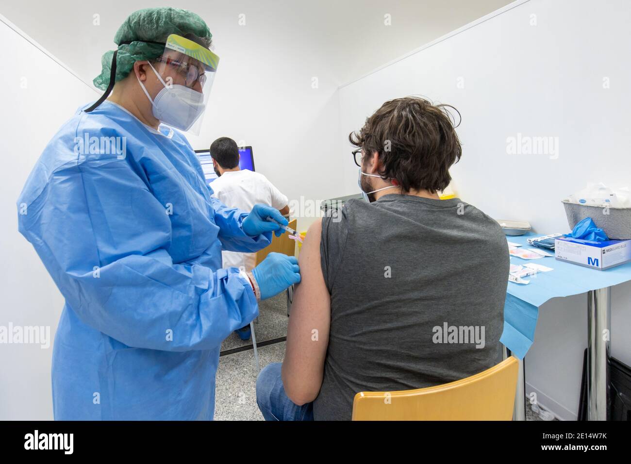 Ferrara, January 4, 2021. Anticovid vaccination at Sant’Anna hospital in Ferrara, Italy.  Credit: Filippo Rubin / Alamy Live News Stock Photo