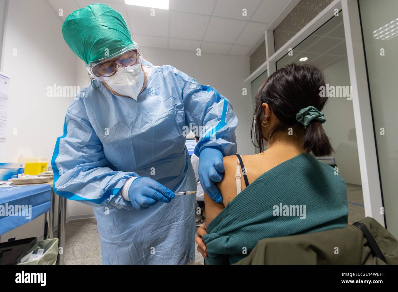 Ferrara, January 4, 2021. Anticovid vaccination at Sant’Anna hospital in Ferrara, Italy.  Credit: Filippo Rubin / Alamy Live News Stock Photo