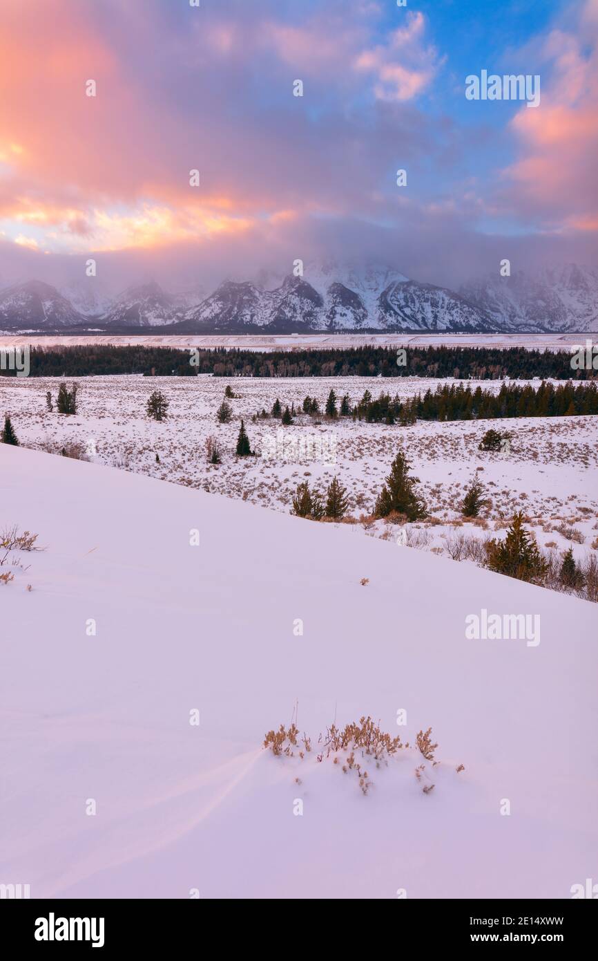 Scenic winter view of the Teton range at sunset from the Snake River Overlook in Grand Teton National Park, Wyoming, USA Stock Photo