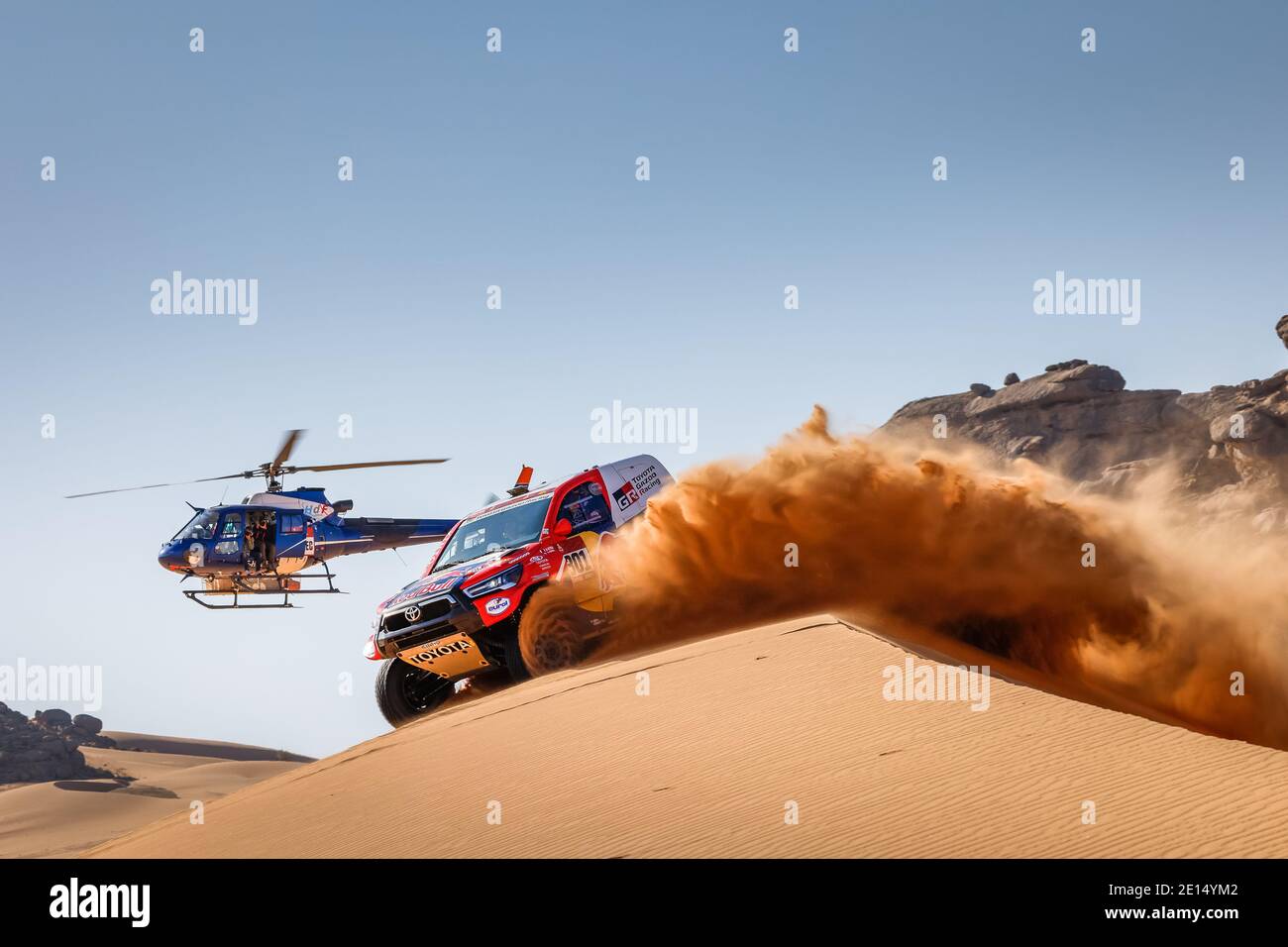 #301 Al-Attiyah Nasser (qat), Baumel Matthieu (fra), Toyota, Toyota Gazoo Racing, Auto, action during the 2nd stage of the Dakar 2021 between Bisha and Wadi Al Dawasir, in Saudi Arabia on January 4, 2021 - Photo Frederic Le Floc&#039;h / DPPI / LM Stock Photo