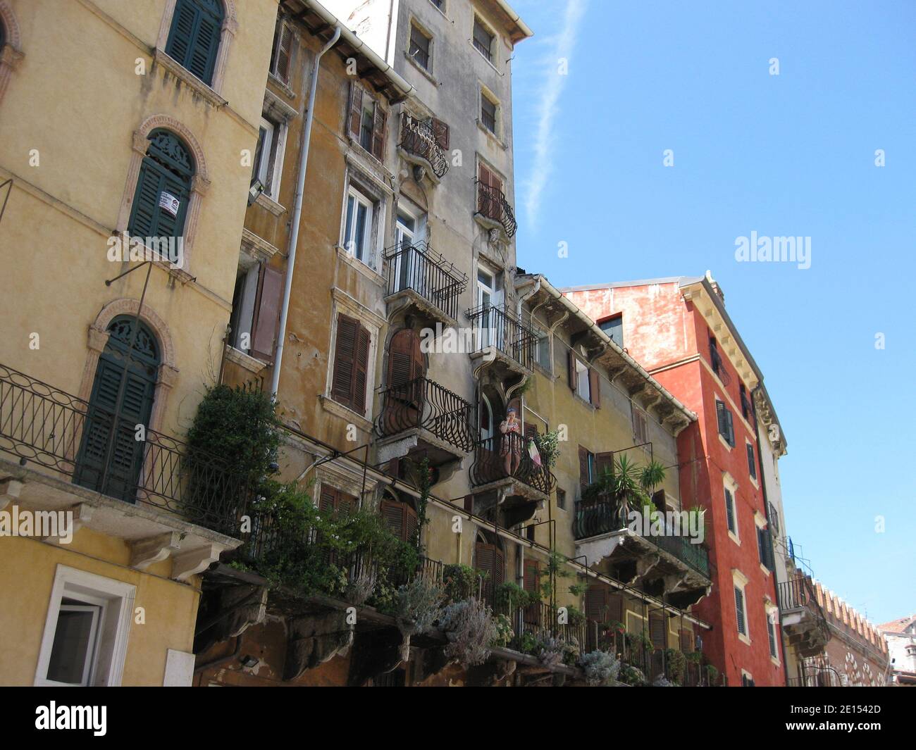 Houses in the italian city of Verona Stock Photo Alamy