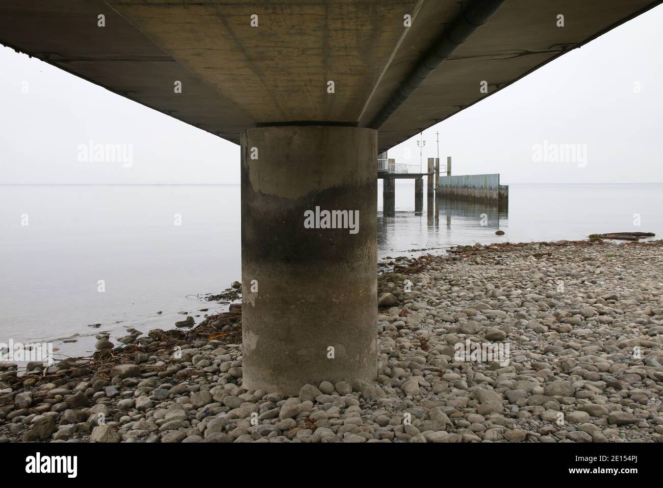 Object Under Bridge Pathway under overpass hi-res stock photography and images - Alamy