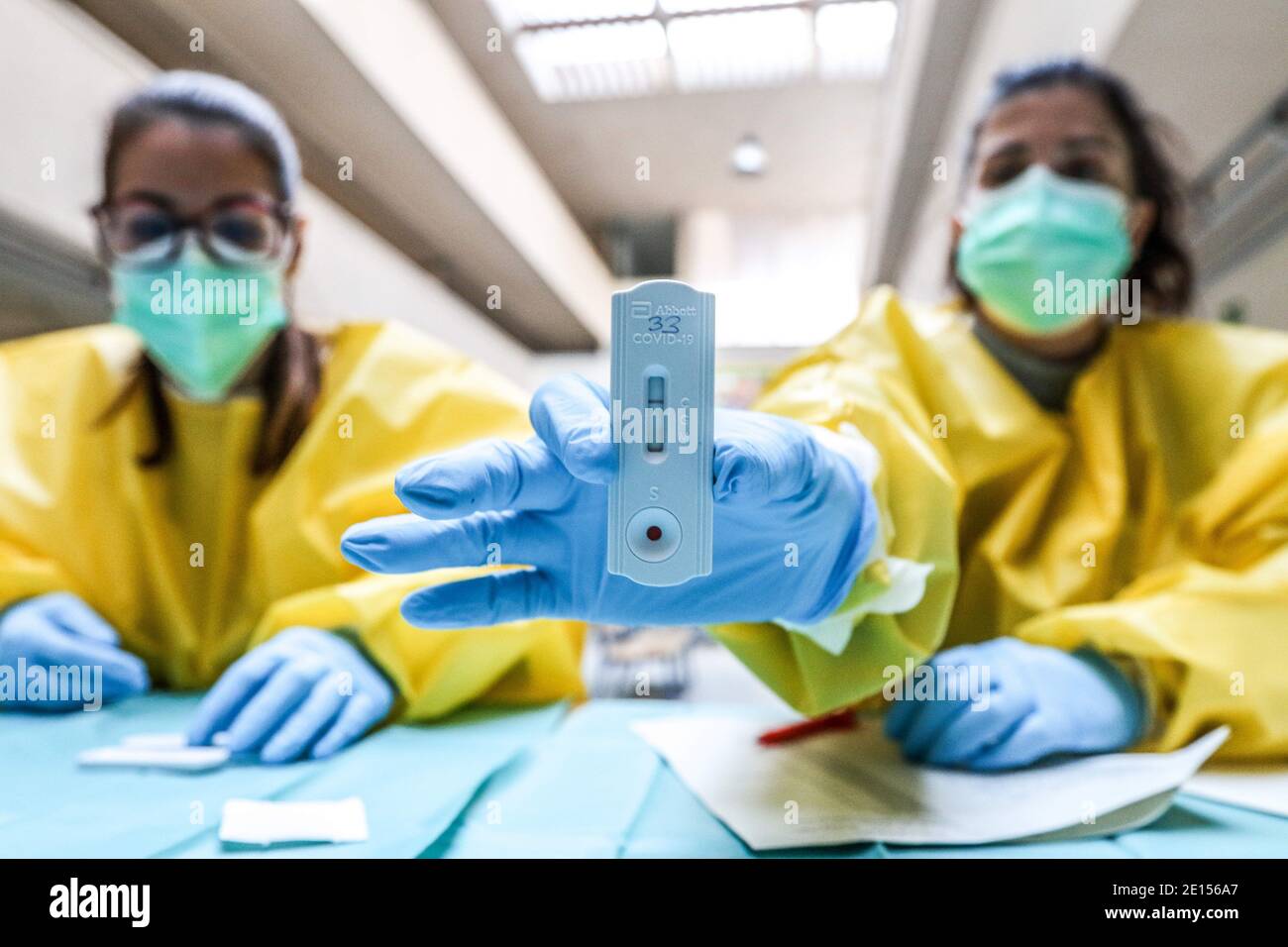 January 4, 2021: January 4, 2020 (Malaga) More than 20,000 education professionals in Malaga, both teachers and administrative staff, social integration technicians, sign interpreters or monitors have been summoned for the Covid-19 rapid tests Credit: Lorenzo Carnero/ZUMA Wire/Alamy Live News Stock Photo