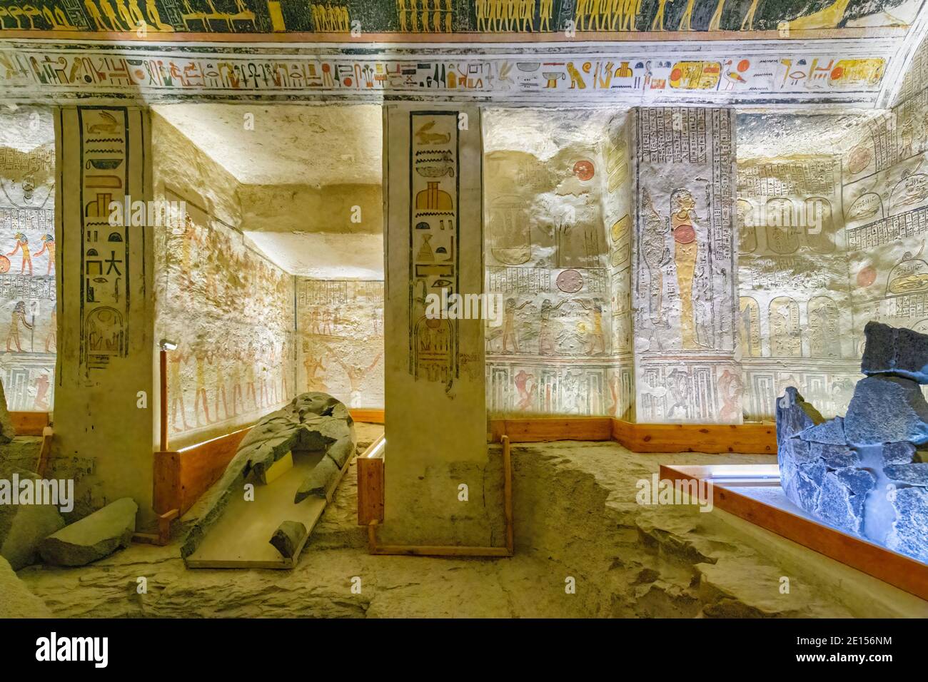 The broken sarcophagus in the burial chamber of KV 9, the tomb of Ramesses VI Stock Photo