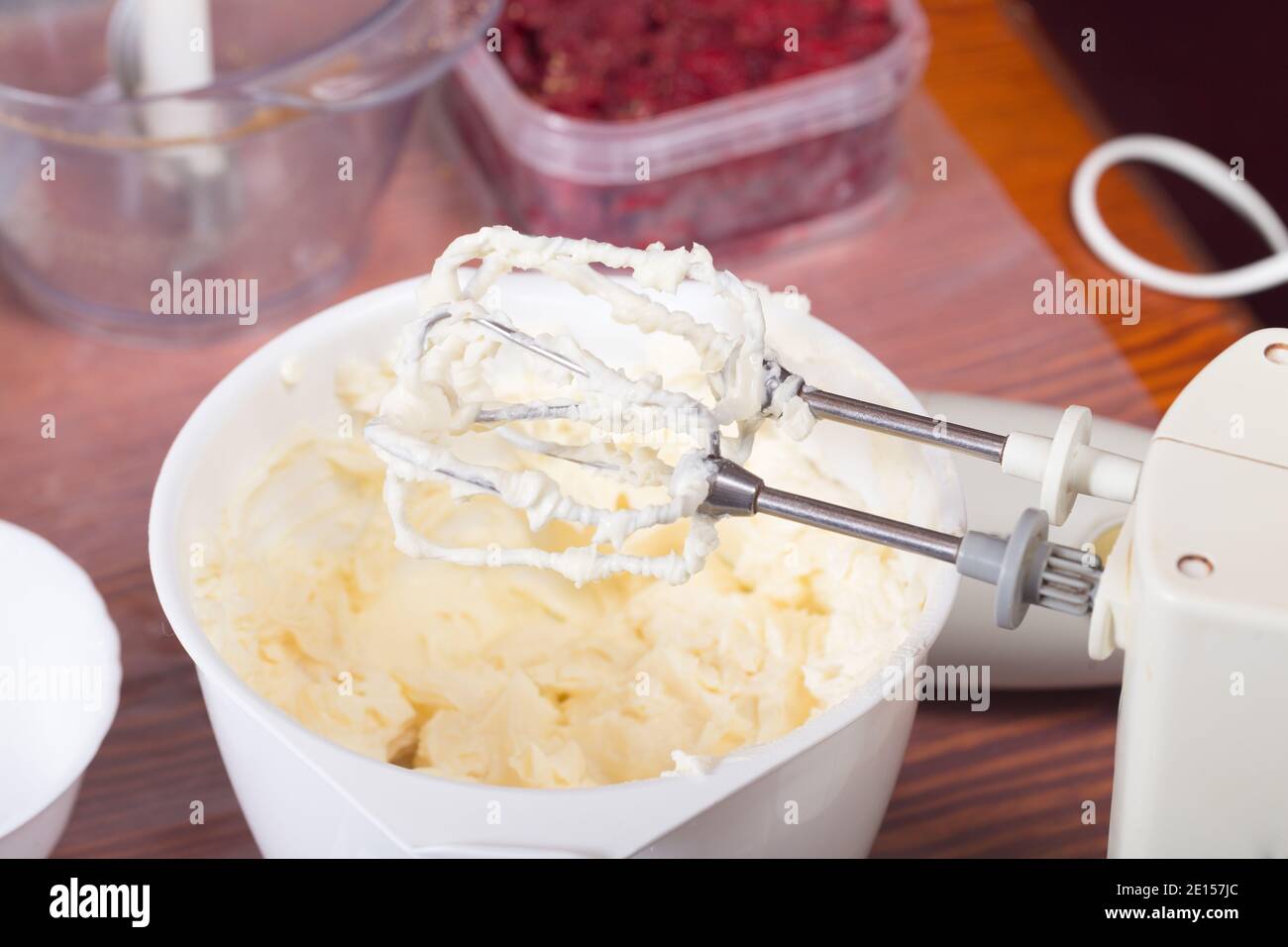 Whipping cream mixer hires stock photography and images Alamy